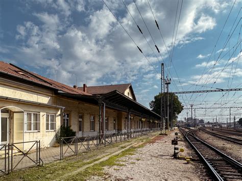 Fotografia starej železničnej stanice na lokálnej trati