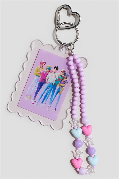 Ilustrácia srdca s hviezdičkami a planétami