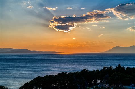 Obloha pri východe slnka