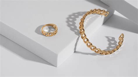 Rôzne štýly náramkov inšpirovaných Cartier