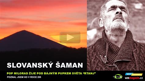 šaman bubnujúci na obrade