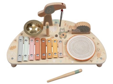 Egyptský boh Bes s hudobnými nástrojmi