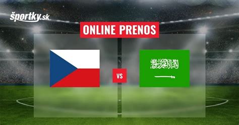 Dynamická scéna z futbalového zápasu s postavou bohyne