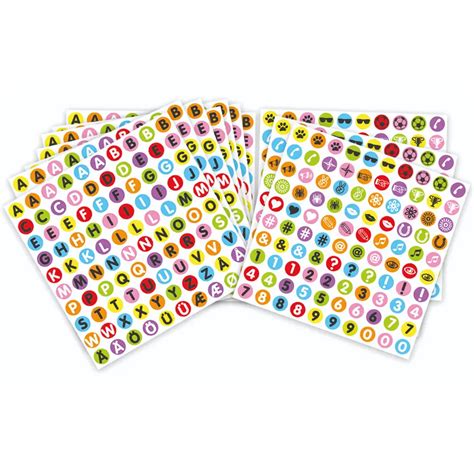 Ilustrácia s rôznymi číslami a symbolmi numerológie