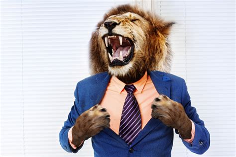 Muž Lev v elegantnom oblečení