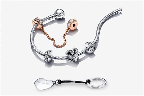 Pandora náramok s rôznymi príveskami