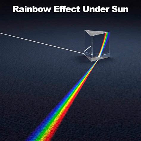 Ilustračná fotografia ženy pri pohľade do krištáľovej gule