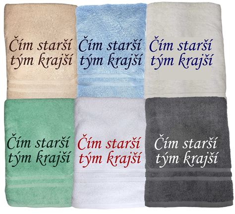 Obrázok znázorňujúci človeka pri práci s nápisom