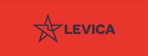 Žena Levica v elegantnom oblečení