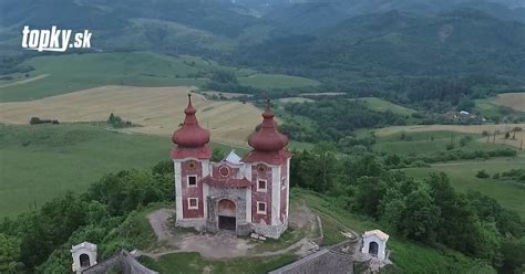 Pohľad na Červený kláštor z vtáčej perspektívy