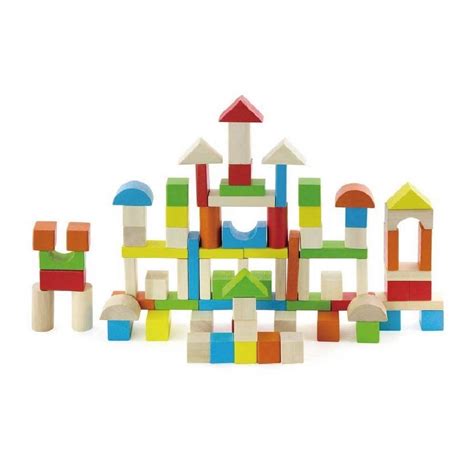 Dieťa Býk stavia hrad z kociek