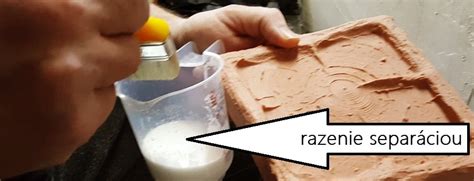 Rôzne dekorácie vyrobené pomocou silikónových foriem