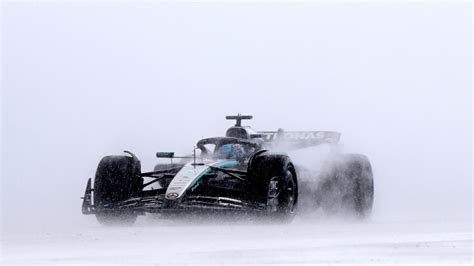 Bílý pentagram s jedním bodem nahoru