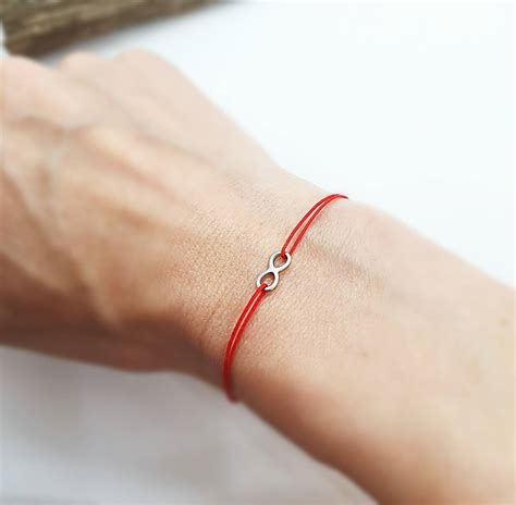 Náramok so symbolom nekonečna