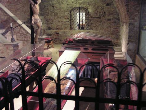 Ilustrácia raných kresťanov ukrývajúcich sa v katakombách