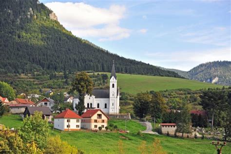 Tradičná slovenská dedina