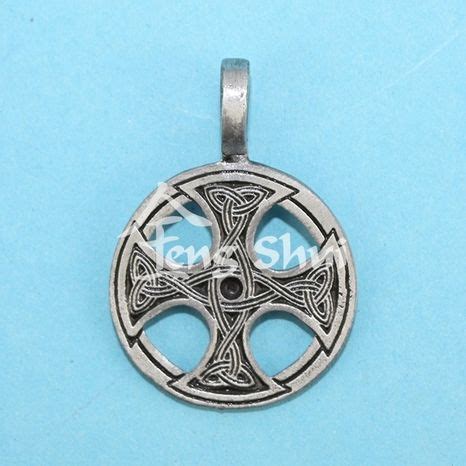 Keltský križ na zápästí