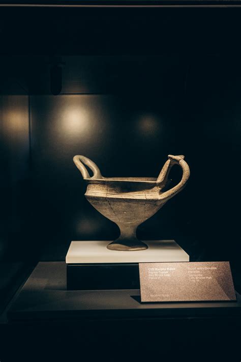 Staroveké artefakty so symbolom svastiky