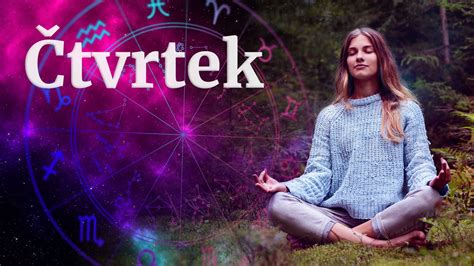 Osoba čítajúca horoskop na mobile