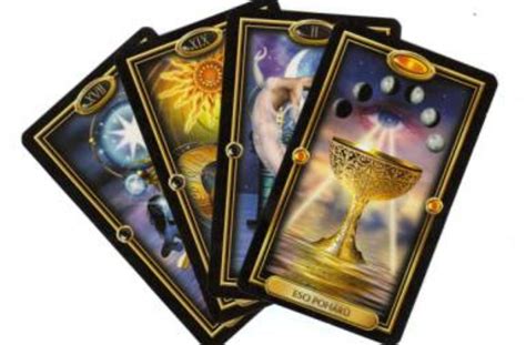 Tarotové karty s rôznymi symbolmi