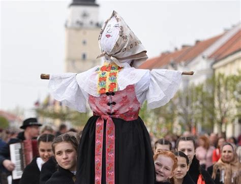 Figurína Moreny pripravená na rituál