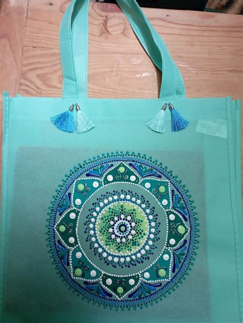 Rôzne štýly plátených tašiek s mandalou