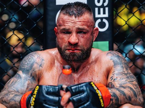 Ilustračná fotografia športového zápasu MMA