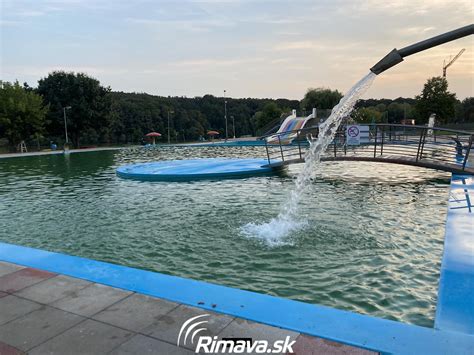 Rak s vodnými prvkami