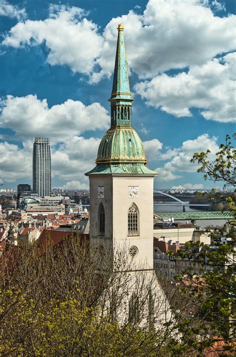 Pohľad na katedrálu z južnej strany