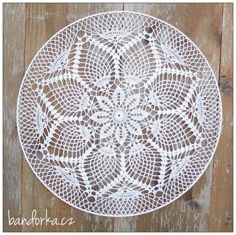 Háčkovaná mandala