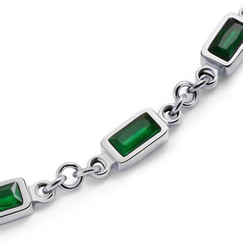 Šperky so zelenými a ružovými kameňmi