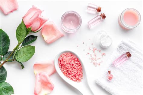 Ilustrácia prírodných zložiek používaných v kozmetike a výživových doplnkoch