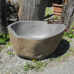 Kamenné nádoby na vodu