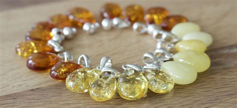 Zlatý jantár ako ochranný kameň