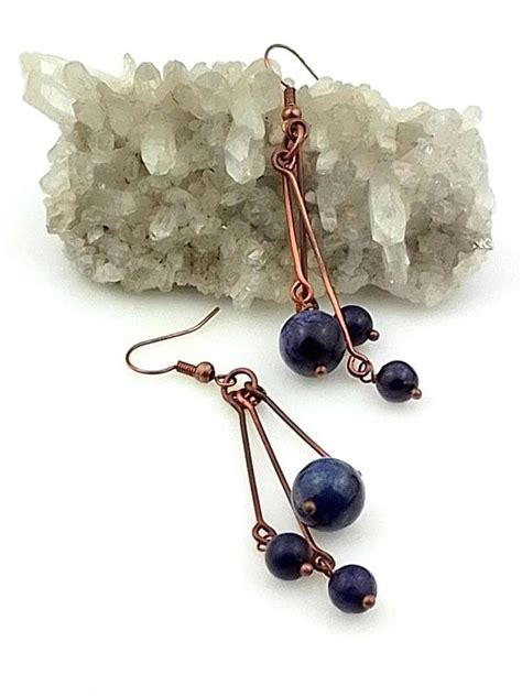 Ilustrácia znázorňujúca vzťah Barana (ohnivý) a Panny (zemský)