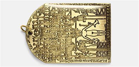 Staroveký egyptský amulet v tvare mačky