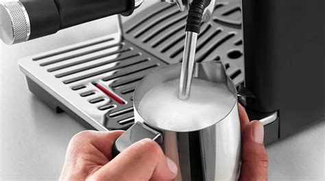 Ilustrácia páru na počítači