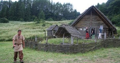 Staroveké sumerské artefakty s vyobrazením symbolov