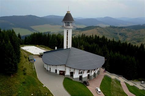 Hora Živčáková s novým kostolom
