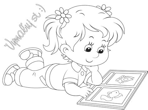 Dieťa číta knihu pred spaním