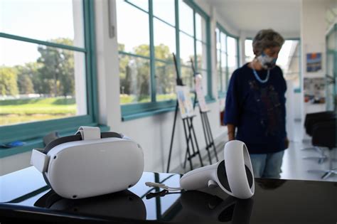 Ľudia pripojení k virtuálnej realite