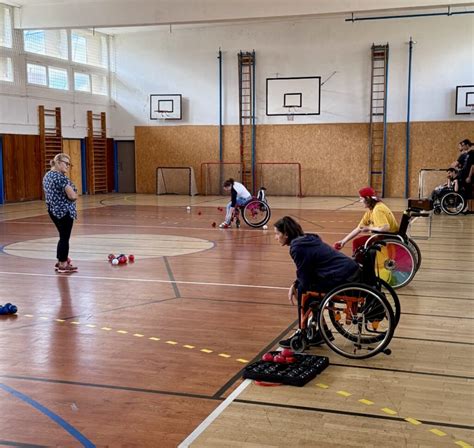 Ľudia a rôzne druhy športových aktivít