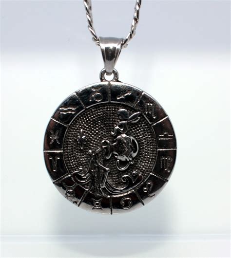 Prívesok znamenia Ryby z chirurgickej ocele