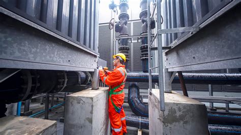Vizualizácia energetických nití spájajúcich ľudí