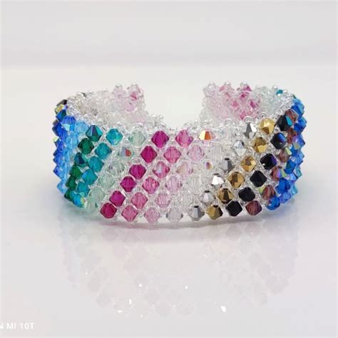 Farebný náramok z chirurgickej ocele s čakra korálkami