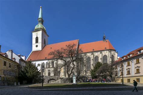 Interiér Dómu sv. Martina v Bratislave