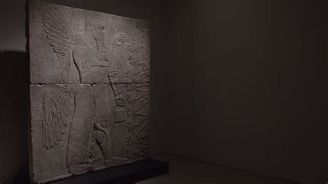 Reliéf zobrazujúci dojčenie panovníka