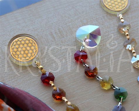 Feng Shui krištáľ zavesený v okne