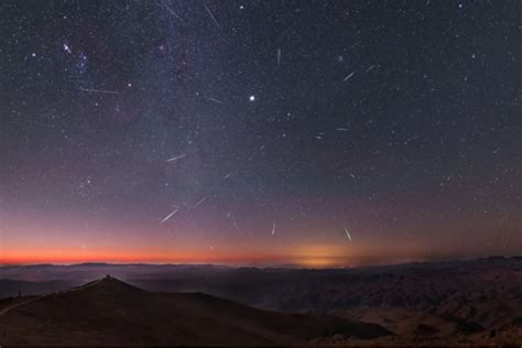 Letná obloha s hviezdami