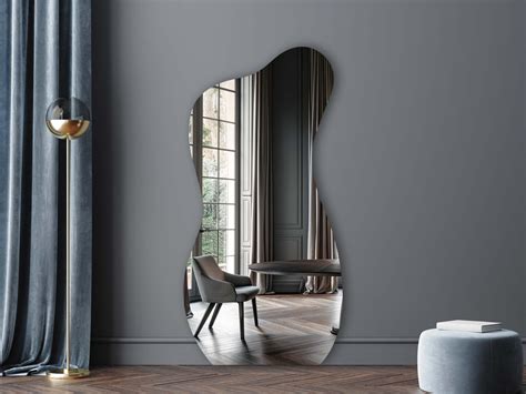 Nesprávne umiestnené zrkadlo v interiéri